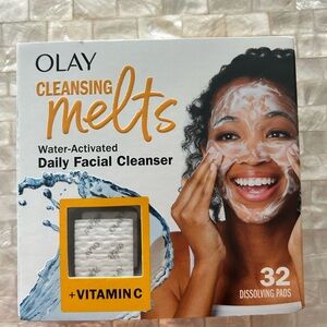 OLAY Cleansing Melts Daily Facial Cleanser with Vitamin C - White and Orange